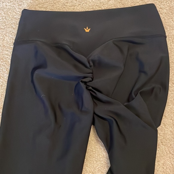 Lot of 3 obsession workout leggings. All in excellent used condition - Picture 2 of 3